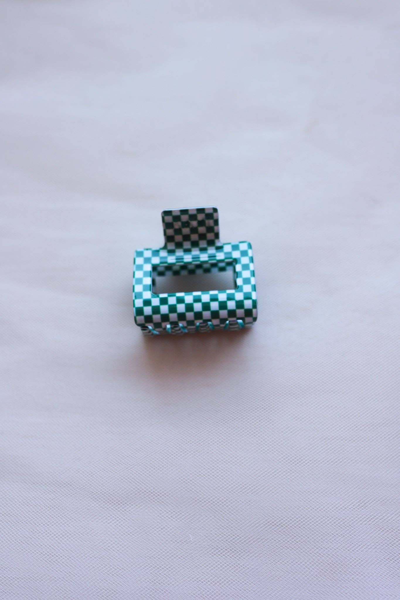 MINI CHECKERED SQUARE CLAWS