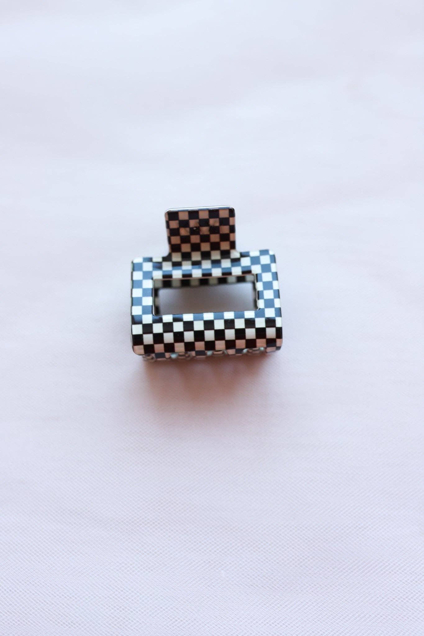 MINI CHECKERED SQUARE CLAWS